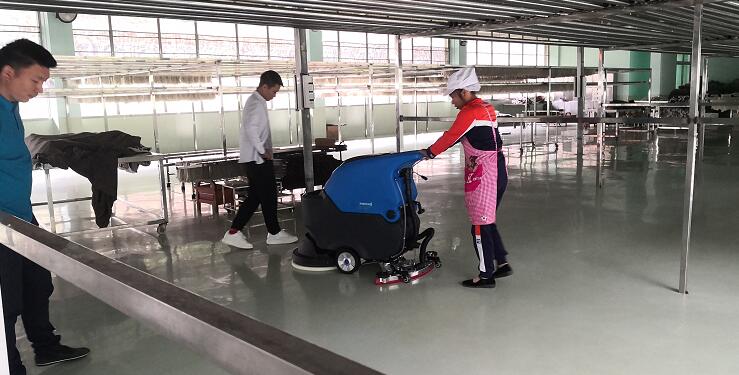 手推洗地机应用重庆红薯粉厂现场实拍图1